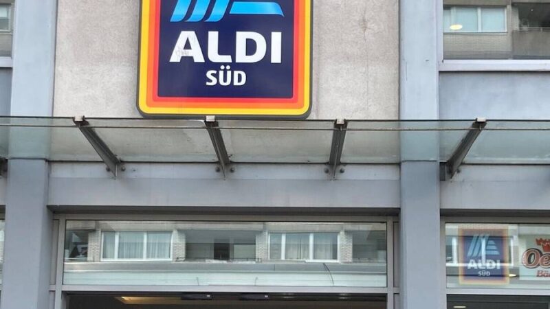 Lebensmittelvollsortimenter in Düsseldorf: Stadt führt Gespräche zu Supermarkt im Garather Einkaufszentrum