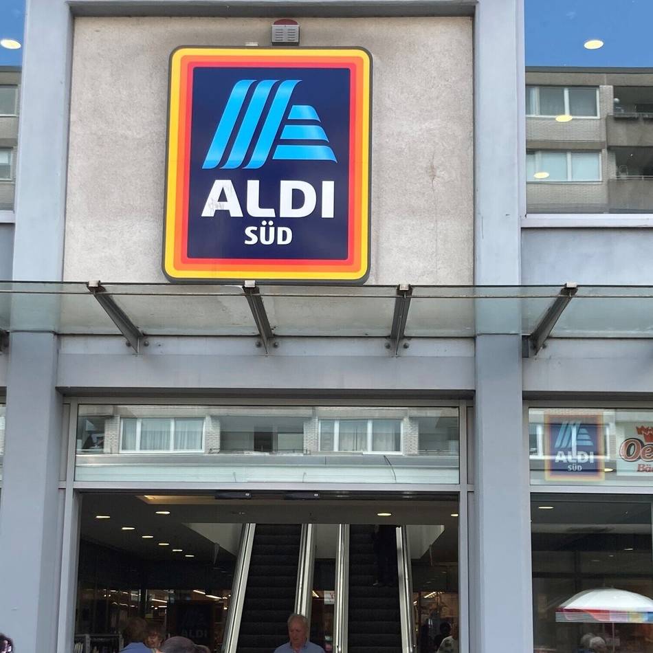 Lebensmittelvollsortimenter in Düsseldorf: Stadt führt Gespräche zu Supermarkt im Garather Einkaufszentrum