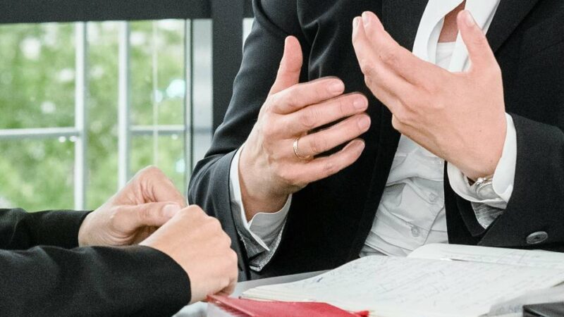 Unternehmenskultur im Rhein-Kreis Neuss: Die Duz-Kultur nimmt zu – das hat auch Nachteile