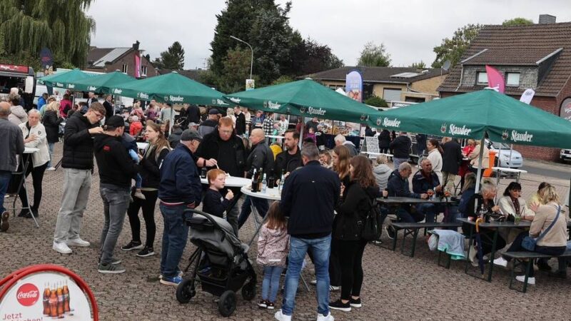 Letzter Feierabendmarkt 2025 in Korschenbroich: Streetfoodmarkt auf dem Kirmesplatz in Kleinenbroich