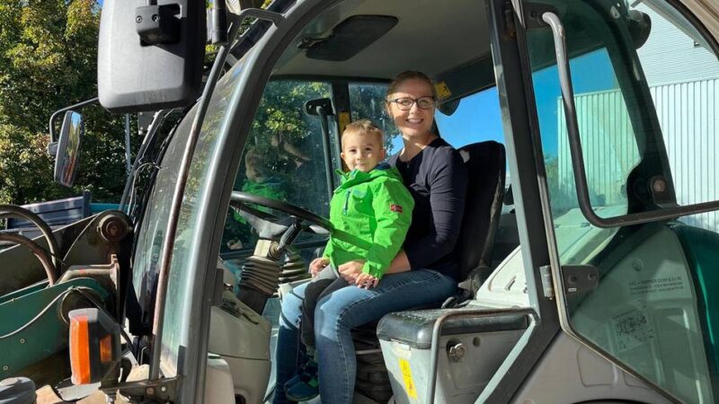 Gartenbauer aus Wermelskirchen: Kleine Landschaftsgärtner in Aktion