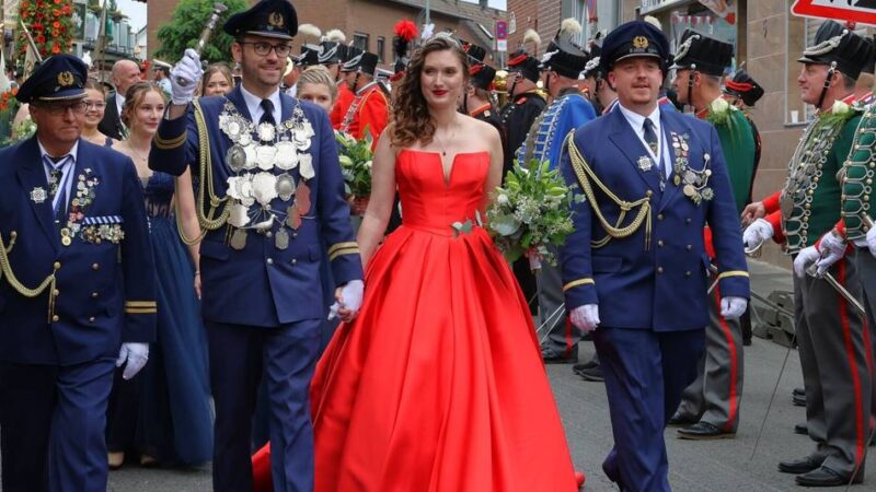 Grevenbroich: Premieren beim Schützenfest: Frimmersdorfs Schützen feiern mit Mädchen und Sternlauf