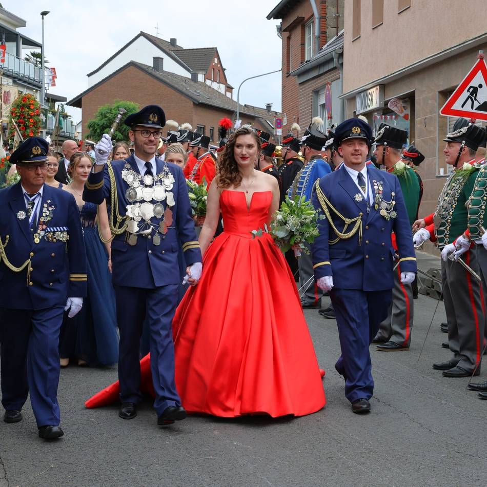 Grevenbroich: Premieren beim Schützenfest: Frimmersdorfs Schützen feiern mit Mädchen und Sternlauf