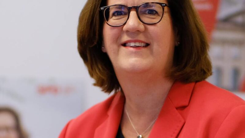 Politische Diskussionsrunde: Kerstin Griese setzt Gesprächsreihe im Herbst fort
