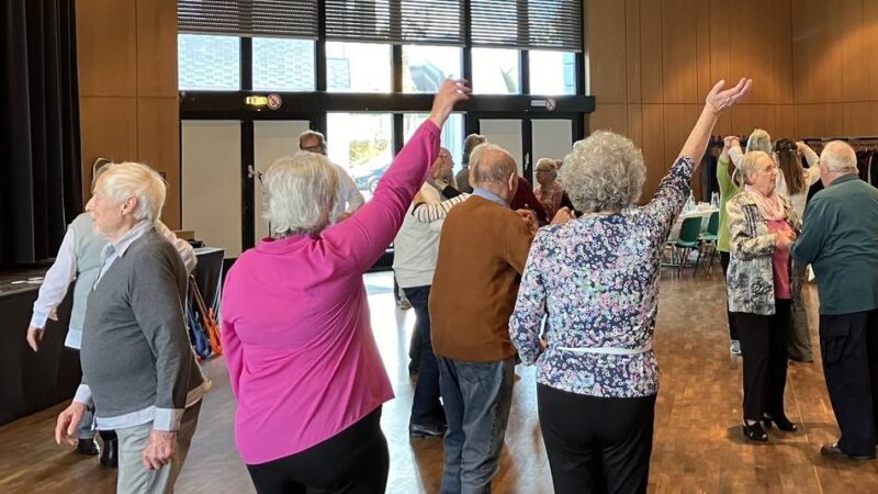 Für Menschen mit und ohne Demenz in Wermelskirchen: Inklusiver Herbstball im Bürgerzentrum