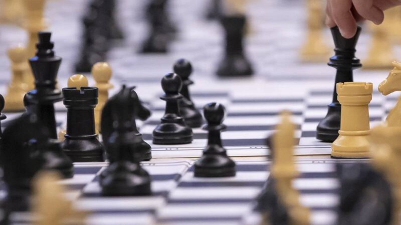 Denksport im Pfarrzentrum: Schnellschach-Turnier in Meerbusch geht in die nächste Runde