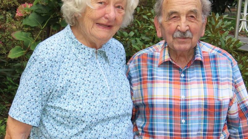Eiserne Hochzeit von Eugen und Margret Schmid: Wie aus einer Urlaubsbekanntschaft Liebe wurde