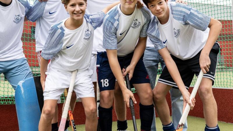 Erfolgreicher Schulsport in Düsseldorf: Kaiserswerther Schüler kämpfen in Berlin um Hockey-Titel