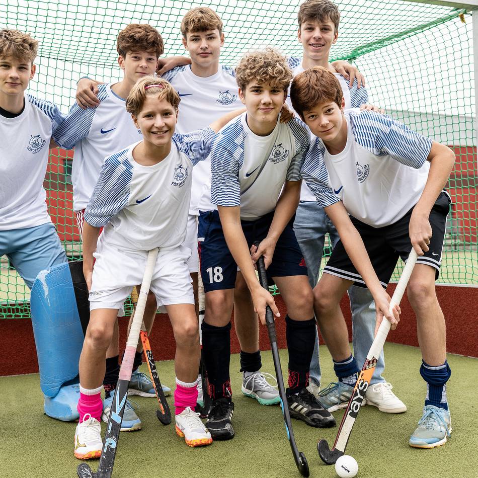 Erfolgreicher Schulsport in Düsseldorf: Kaiserswerther Schüler kämpfen in Berlin um Hockey-Titel