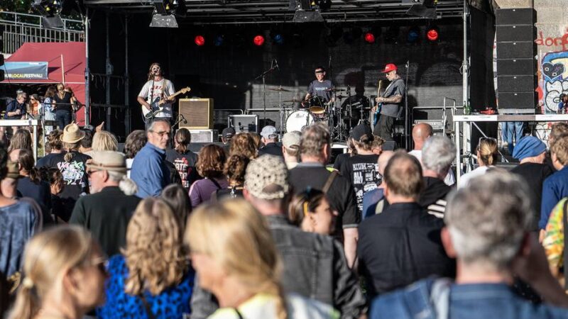 Sonnenuntergang mit Live-Musik: Golzheim-Fest lockte Tausende ans Rheinufer