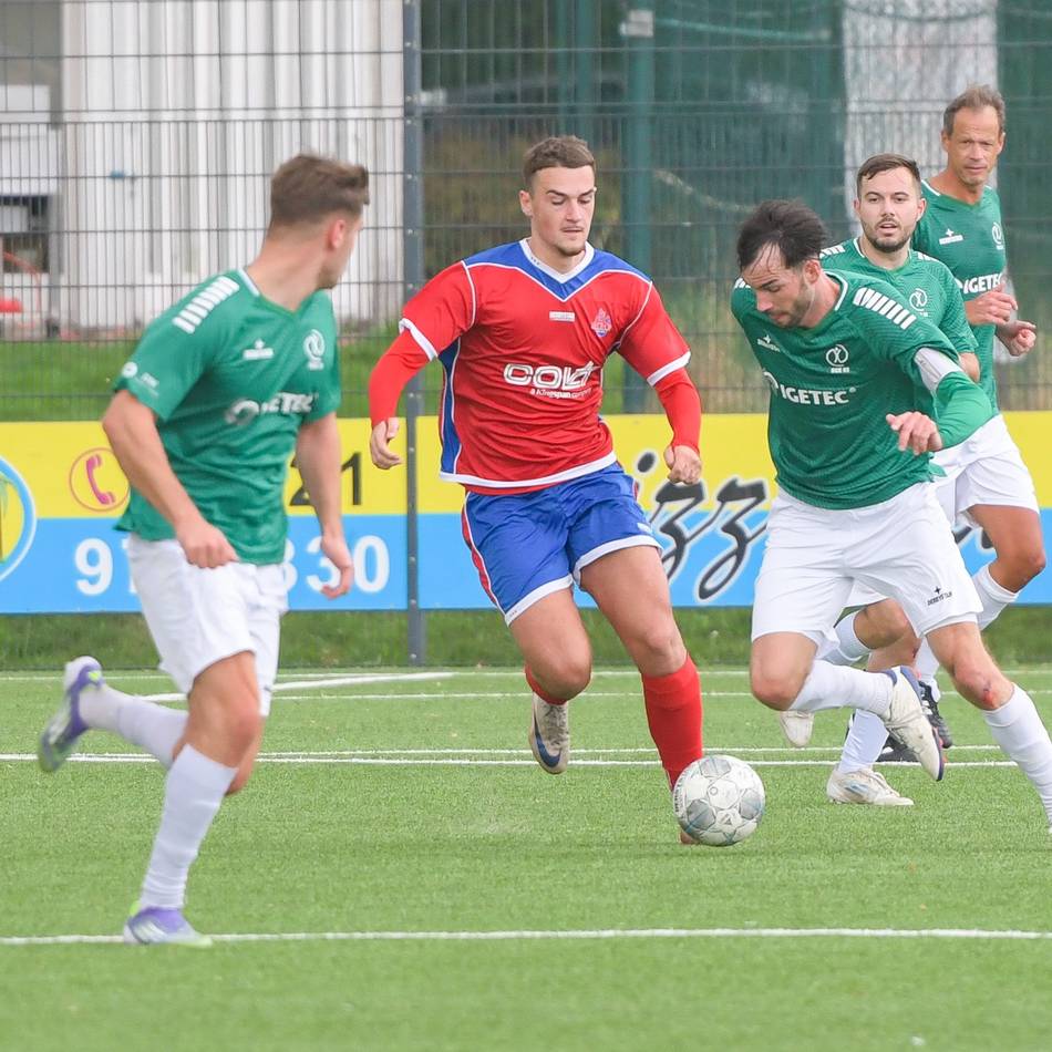 Mit etwas Hilfe von oben: 1. FC Kleve II fertigt die SGE Bedburg-Hau II eiskalt ab
