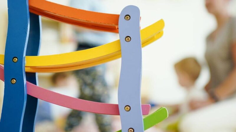 In einer städtischen Kita: Vater rastet aus und bedroht Kita-Mitarbeiter