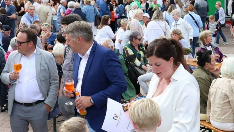 „Heimatliebe“-Aktion: RP-Stand auf dem Erkelenzer Abendmarkt