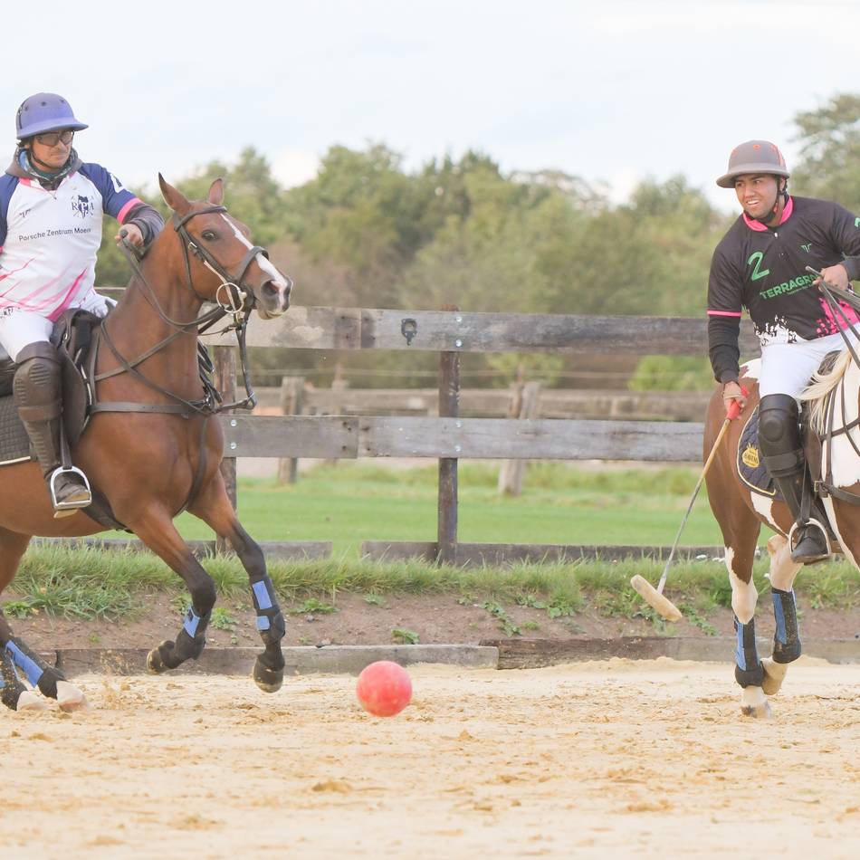 Neue Sportart in Bedburg-Hau: Premiere für internationales Poloturnier auf dem Heisterfeldshof