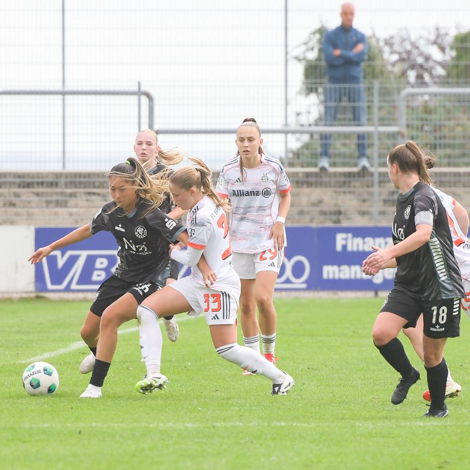 Rekordkulisse am Bresserberg: So lief das Duell des VfR Warbeyen mit dem großen FC Bayern München