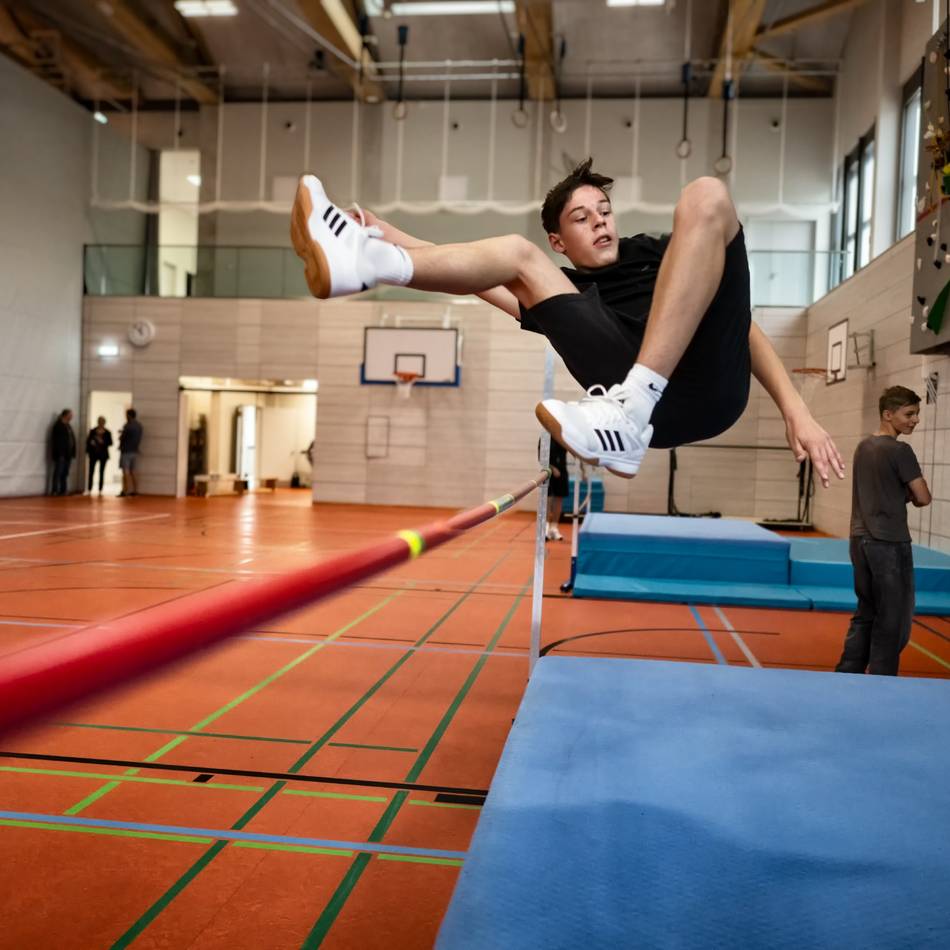 Themenwoche „Gute Schule – gutes Lernen“: Schüler und Lehrer sind in der neuen Achtfachturnhalle „superglücklich“