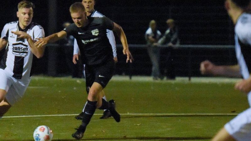 Feuriges Duell mit Platzverweis: DJK Twisteden und SV Rindern liefern sich einen wilden Schlagabtausch