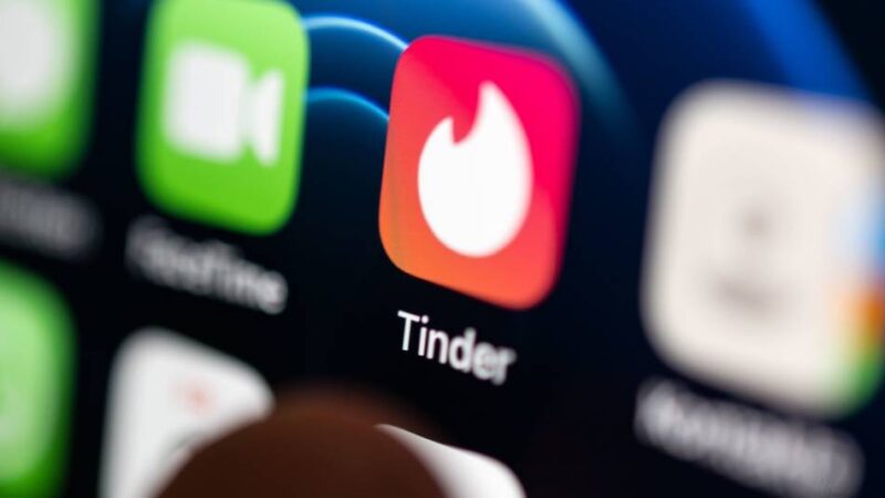 Polizei Duisburg sucht Zeugen: 23-Jähriger verabredet sich im Internet – und wird ausgeraubt