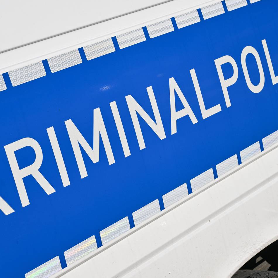 Polizei warnt vor Betrug in Leverkusen: Falsche Handwerker ergaunern Tresor-Code von Frau (87)