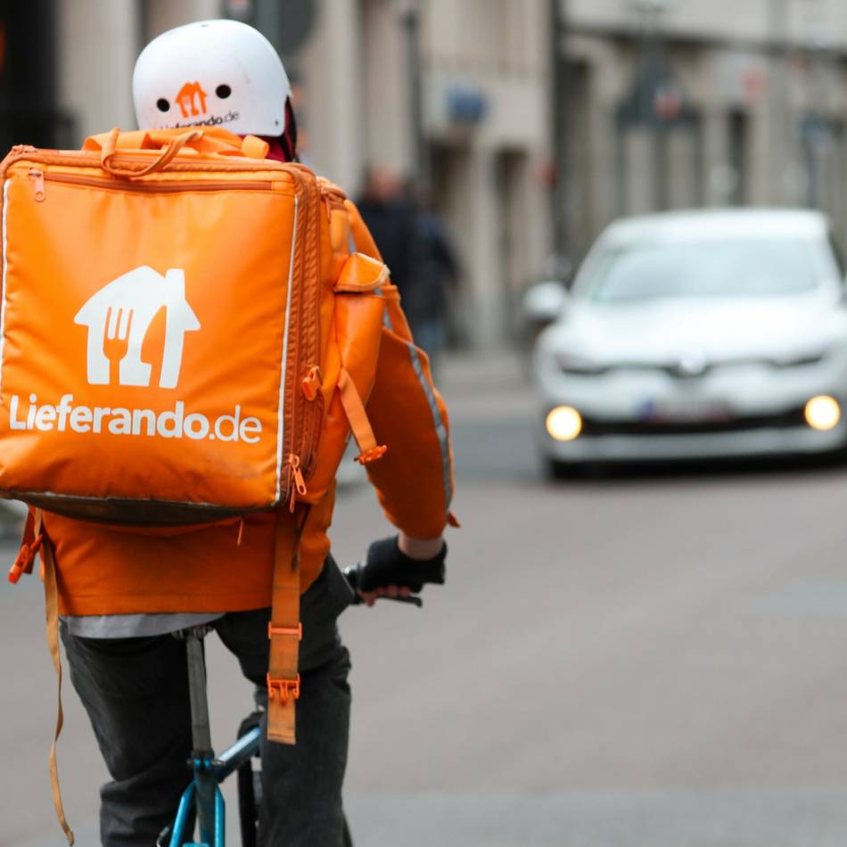 Lebensmittel, Tierbedarf, Blumen: Das bieten Lieferando, Wolt, Flink & Co. in Düsseldorf