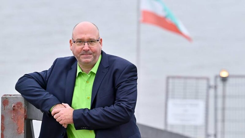 Stadtrat in Grevenbroich: Kommissar Schimanski schafft’s um Haaresbreite in den Rat