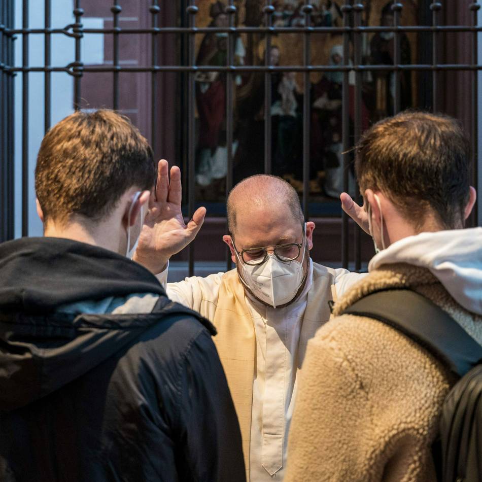 Kirche und Homosexualität: Wie viel Segen darf sein? – Papst Leo enttäuscht Reformkatholiken