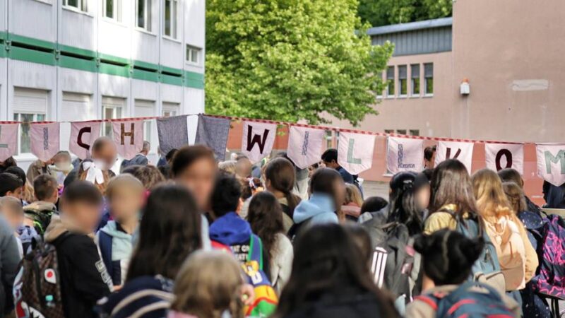 Nach dem Großbrand: Erkrather Schüler werden wohl bis Sommer in Benrath unterrichtet