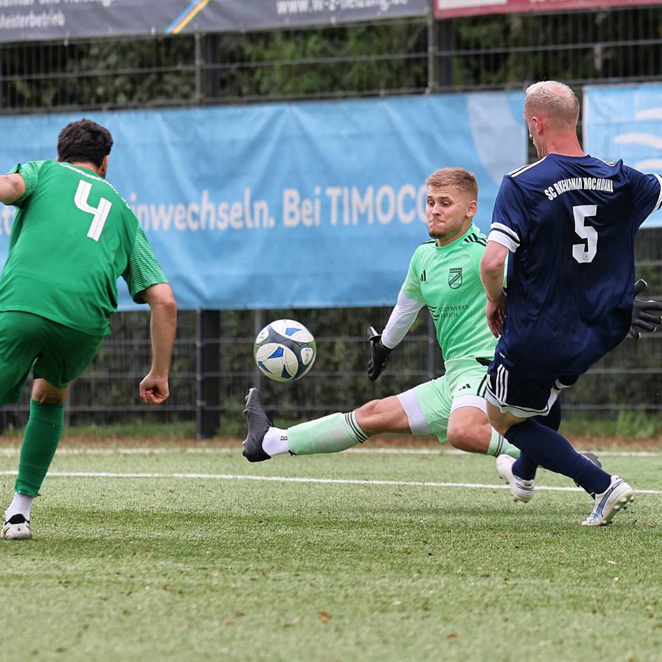 Keeper Daniel Mazikowski glänzt: Rhenania Hochdahl belohnt sich für eine tolle Teamleistung