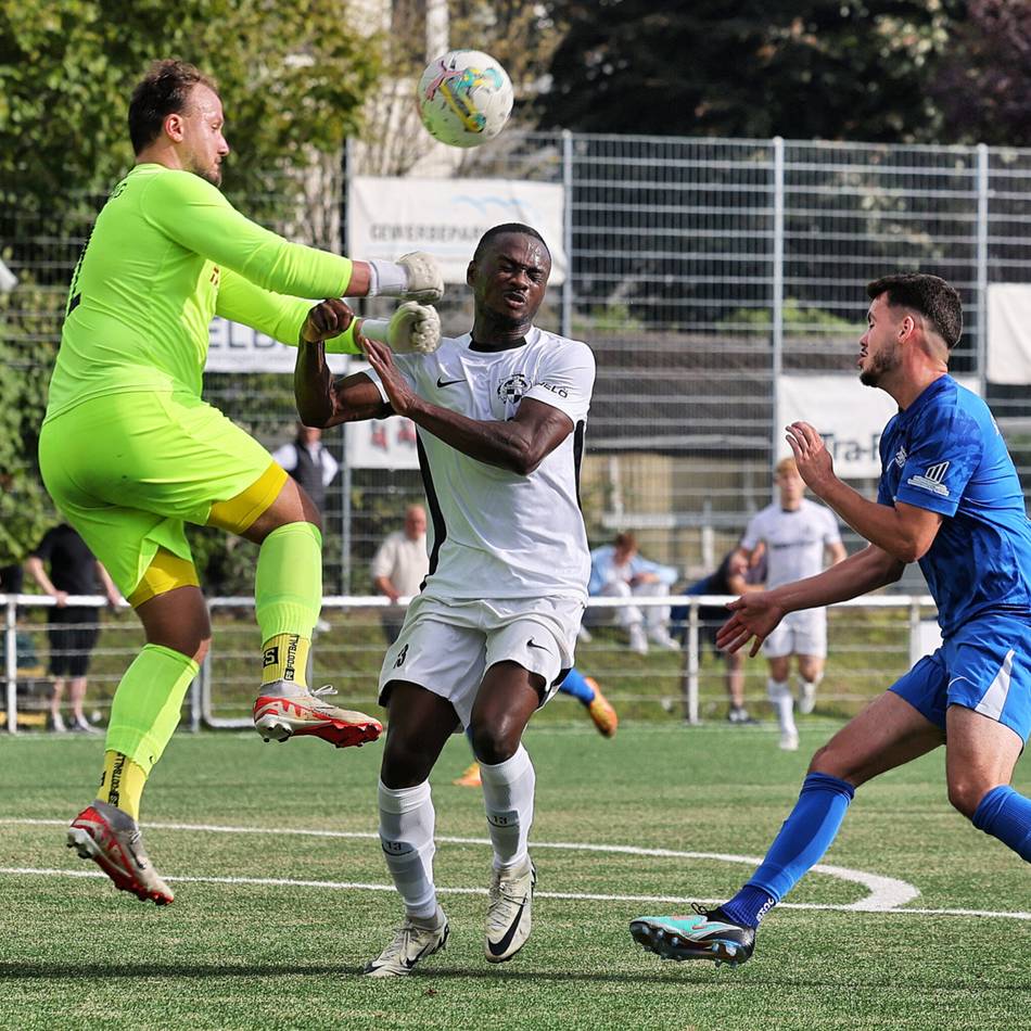 Erst Nervenkitzel, dann Flaute: VfB 03 Hilden und SF Baumberg teilen sich die Punkte