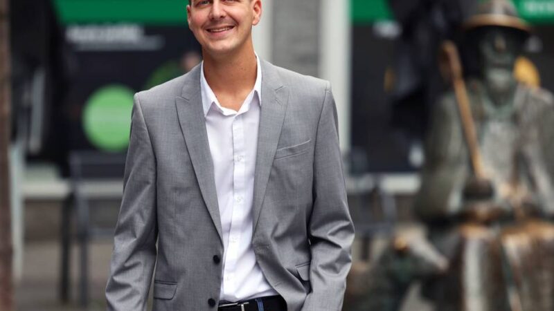 Stichwahl um das Bürgermeisteramt in Mettmann: Herausforderer André Bär wendet sich direkt an Unterstützer