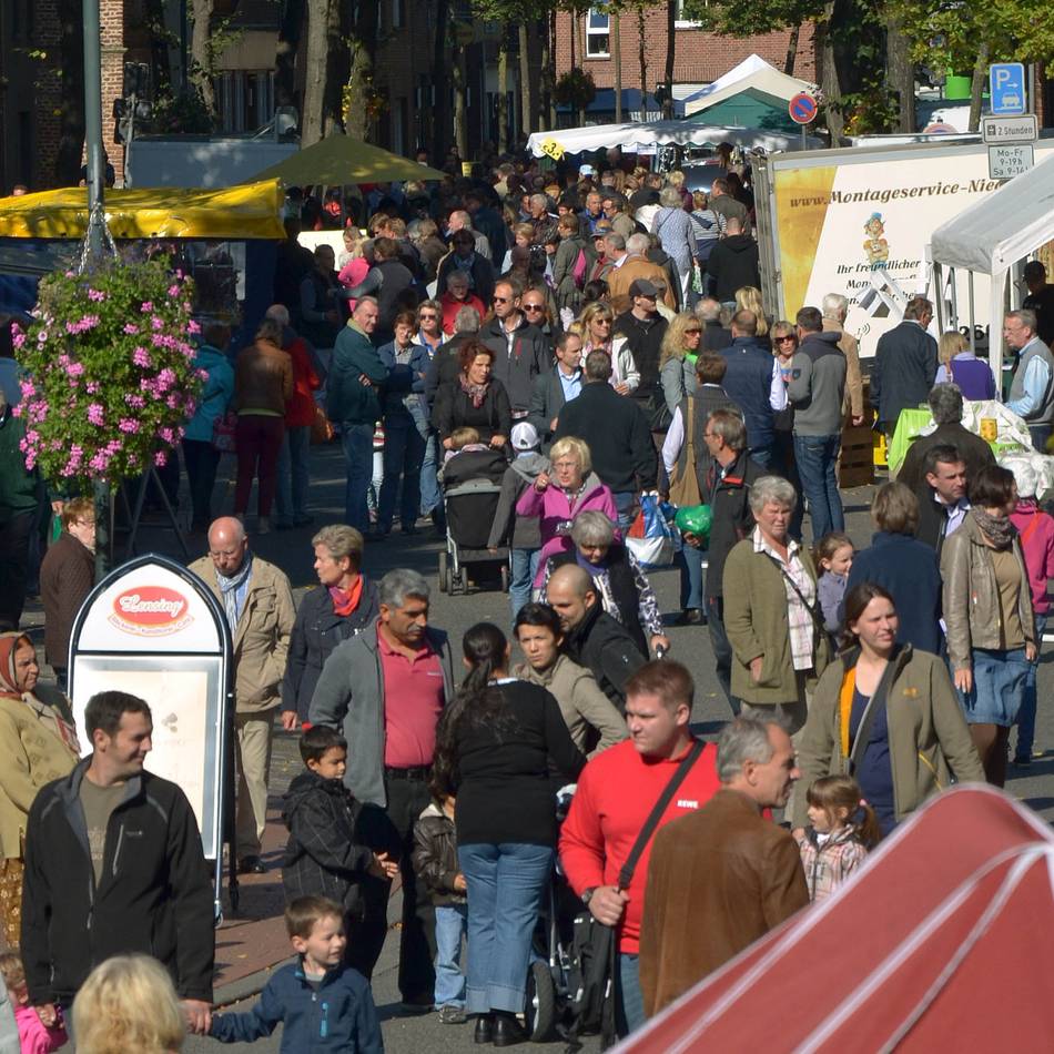 Mit verkaufsoffenem Sonntag: Sonsbeck begrüßt den Herbst mit Markt und Modenschau