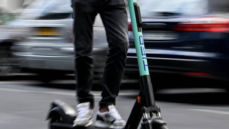 Immer mehr E-Scooter-Unfälle im Rhein-Kreis: „Es fällt uns auf und macht uns Sorgen“