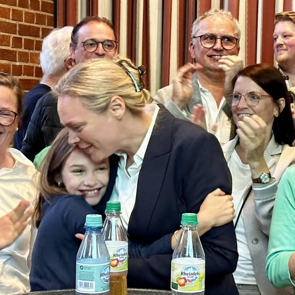 Stichwahl in Kalkar: So jubelt Kalkars neue Bürgermeisterin Alexandra Schacky