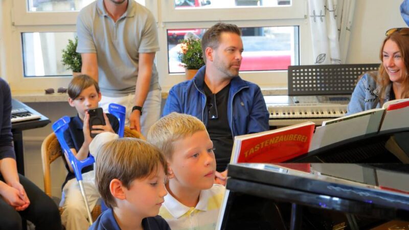 Tag der offenen Tür und Sommerfest in Rheinberg: Beim Musikschul-Sommerfest zeigten Schüler, was sie können
