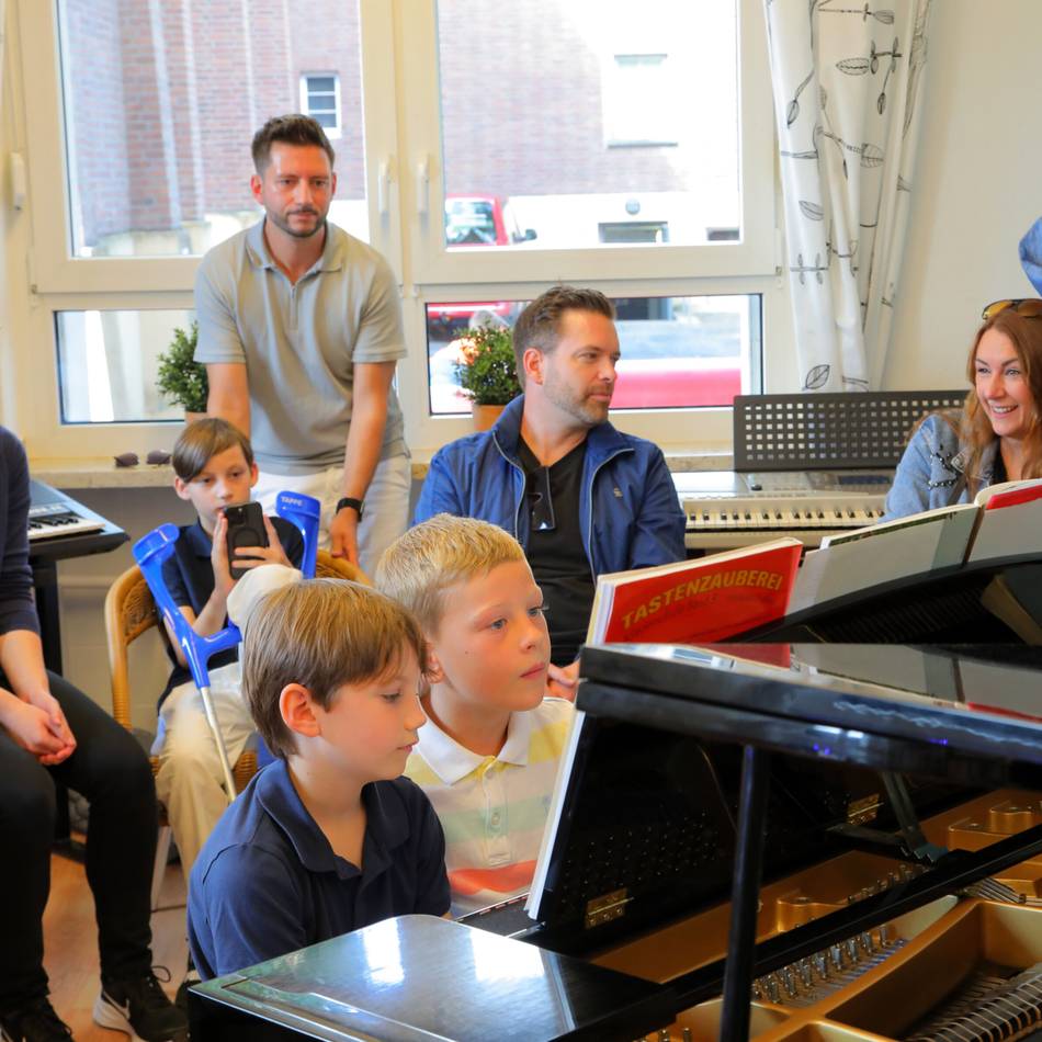 Tag der offenen Tür und Sommerfest in Rheinberg: Beim Musikschul-Sommerfest zeigten Schüler, was sie können