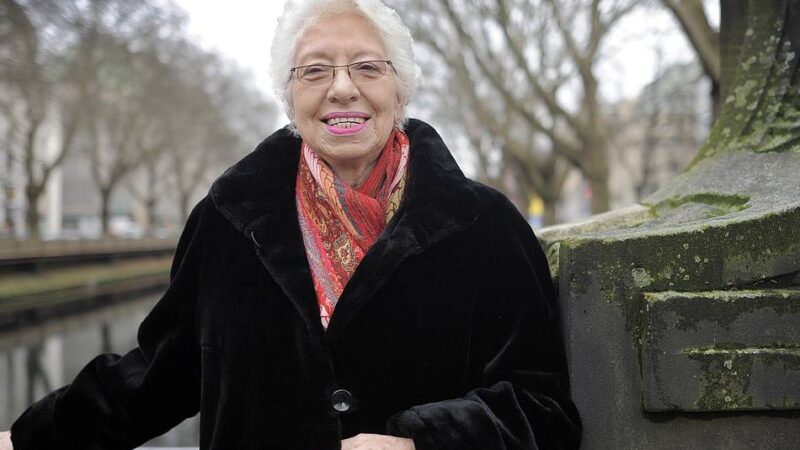 Verstorbene Ehrenoberbürgermeisterin: Düsseldorf setzt für Marlies Smeets die Fahnen auf halbmast