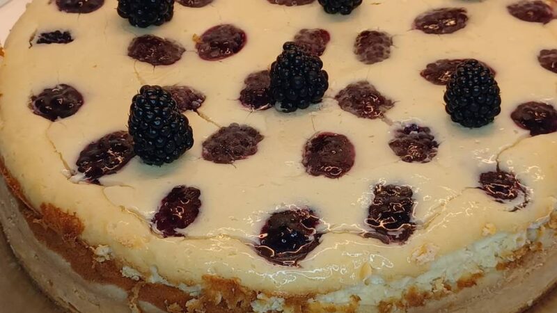 Backen wir’s an!: Käsekuchen mit Brombeeren – so gelingt es
