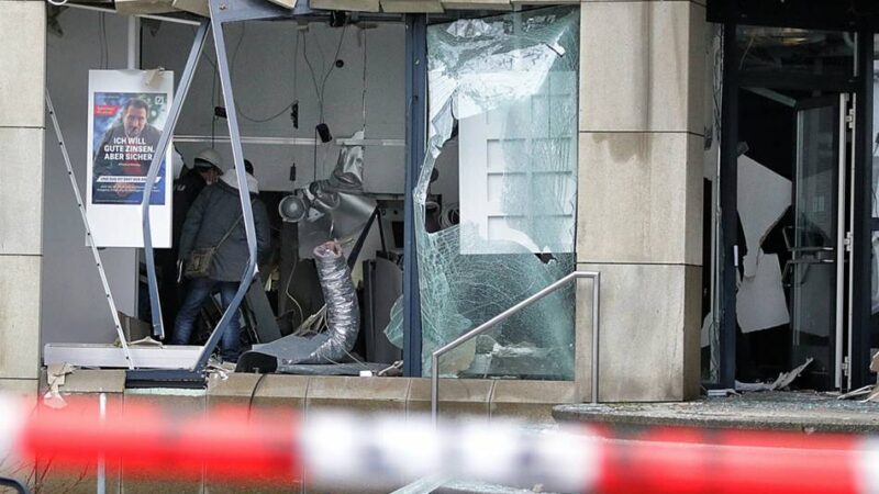 Mutmaßliche Automatensprenger von Erkrath ab nächster Woche vor Gericht: Starke Explosion und ein Fluchtauto ohne Tempo-Begrenzung