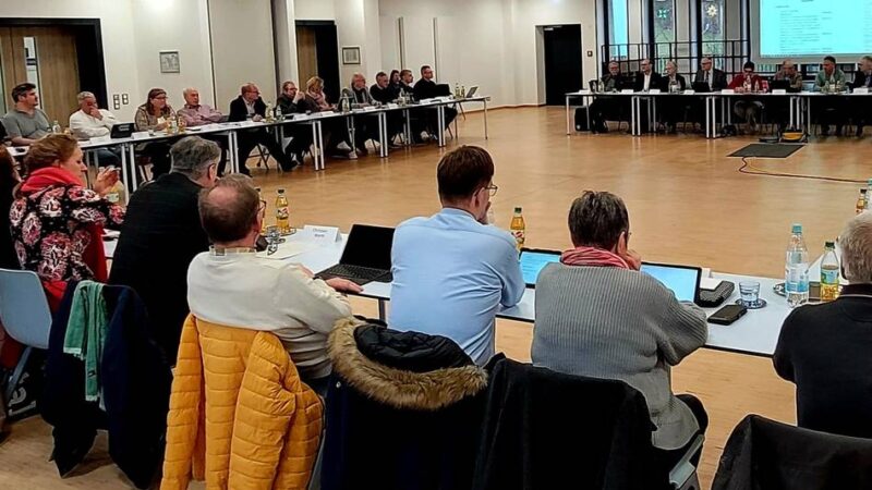 Kommunalwahl in Hückeswagen: Losglück für die AfD – acht Sitze im neuen Stadtrat