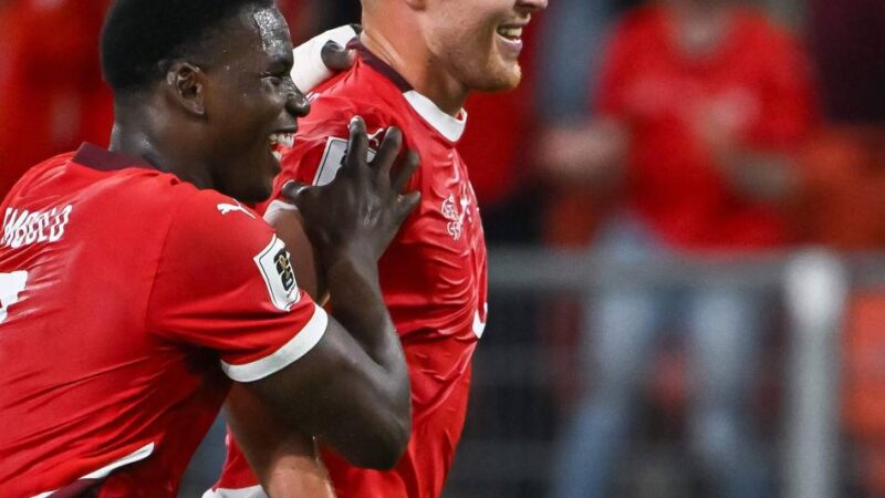 Gladbach-Profi trifft beim 3:0-Erfolg: „Eisvogel“ Elvedi in der Schweiz als „Feuervogel“ gefeiert