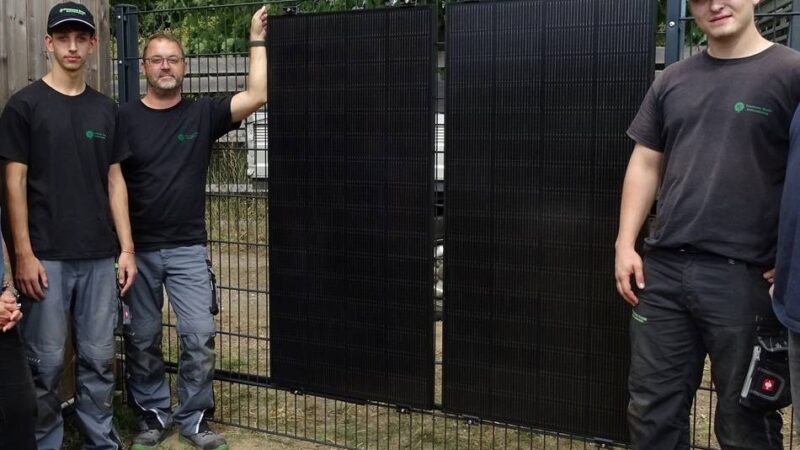 Jugendfarm in Meerbusch: Handwerker spenden ein Solar-Kraftwerk an die Arche Noah