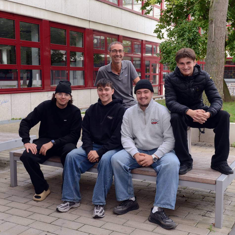 Schule in Dormagen: Abi „mit Verspätung“ am Bettina-von-Arnim-Gymnasium
