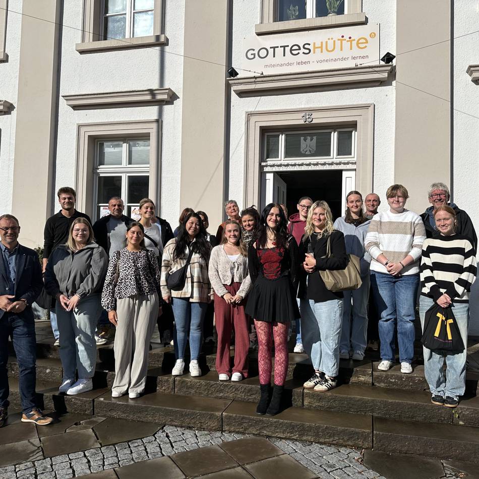 Hückeswagener Jugend- und Sozialwerk: Nachwuchskräfte der Gotteshütte starten in eine spannende Zeit