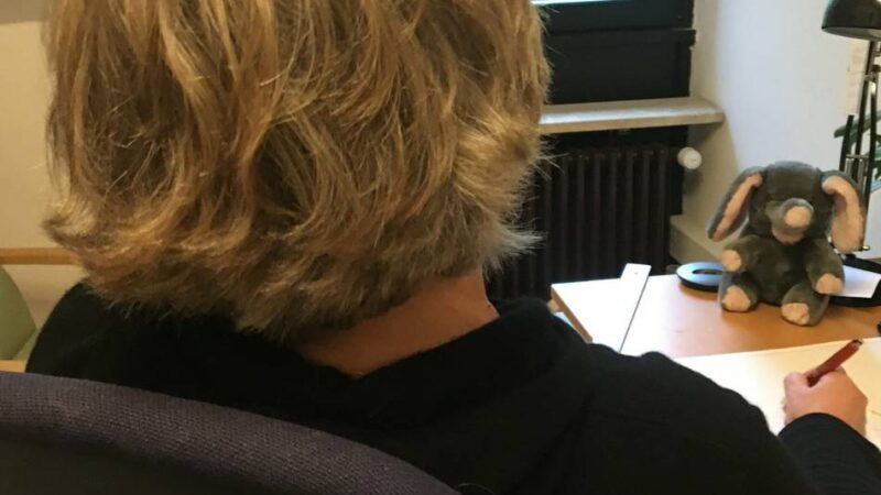 Volksbank Kempen-Grefrath unterstützt lokale Institutionen: Kinderschutzbund und Liebfrauenschule erhalten Spenden von der Volksbank