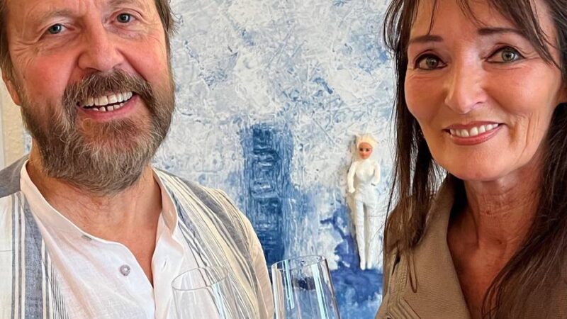 Künstlerin stellt in Nettetaler Arztpraxis aus: Kunst im Wartezimmer