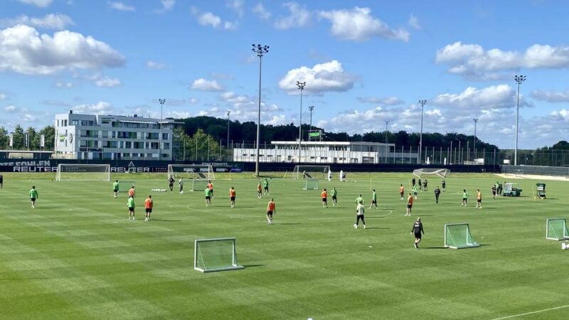 Viel los auf dem Trainingsplatz: Borussia startet mit hoher Talente-Dichte in die Testspiel-Woche