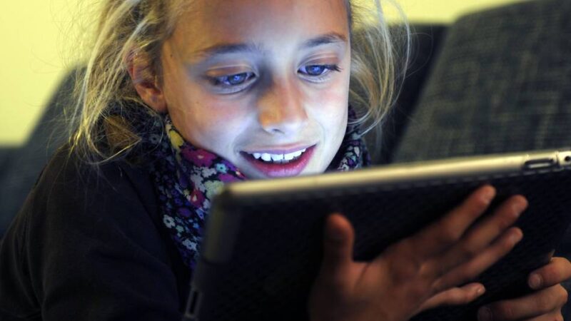Ärger mit Tablets an Neusser Schulen: Wenn Kinder auf dem Schul-iPad Horrorfilme streamen