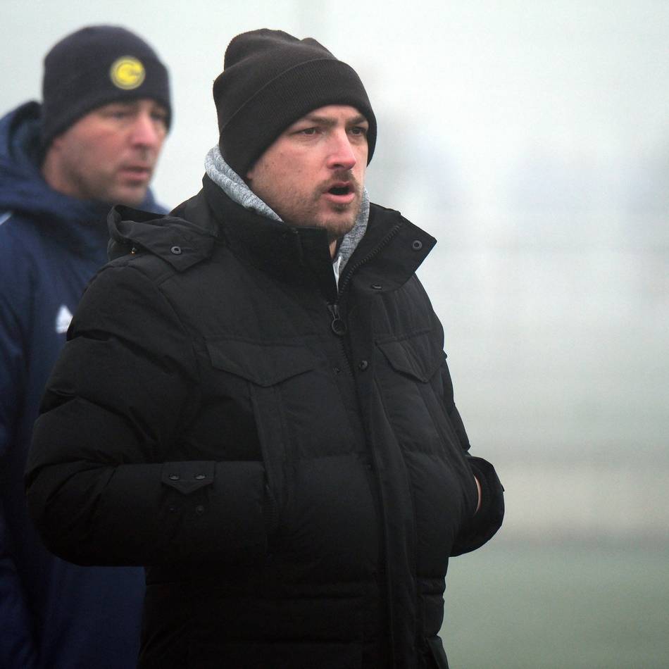 In der Fußball-Bezirksliga: Ratinger U23 kann nur verkürzen, der SV Hösel feiert