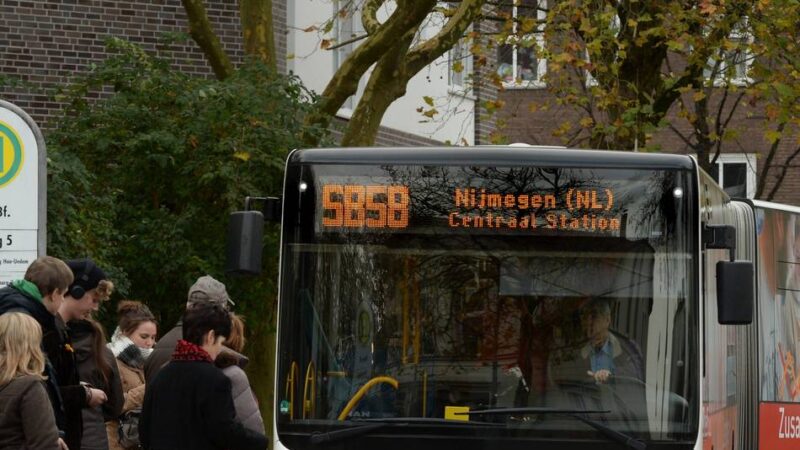 Geld vom Land NRW: Mehr Fahrzeiten für Schnellbus von Kleve bis Nimwegen