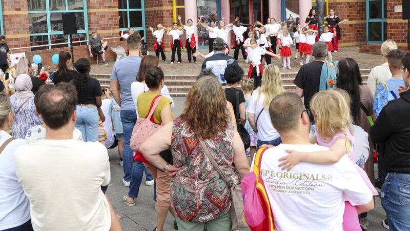 Party auf dem Rathausmarkt in Viersen: Kinderschutzbund feiert zum Weltkindertag